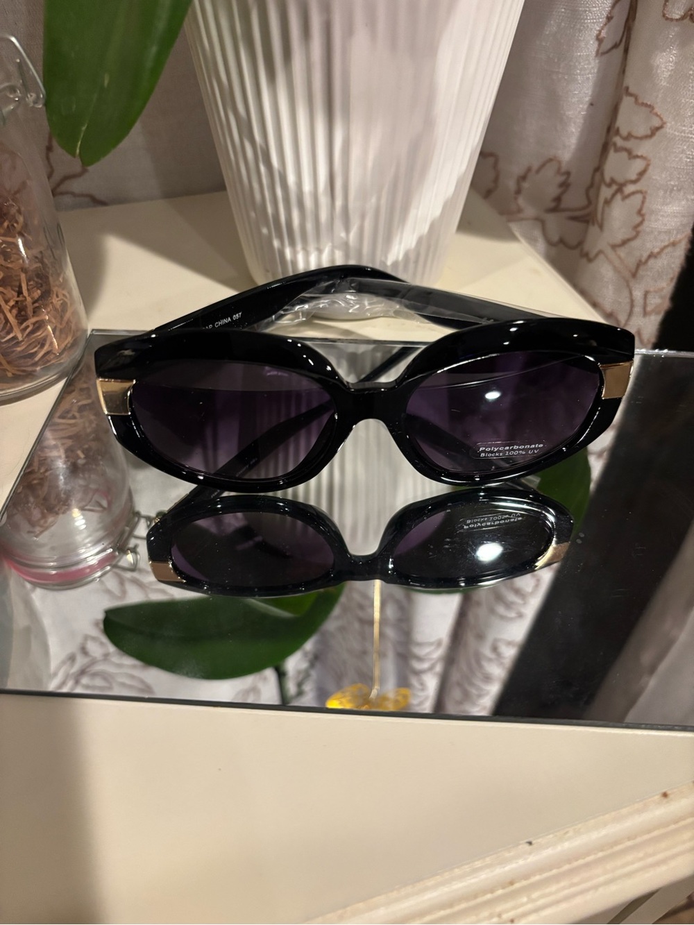 Black Women's Fashion Sunglasses with Gold Accents - Unbranded